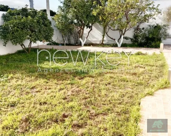 Une Villa à usage bureautique bien située à Ain Zaghouan Nord