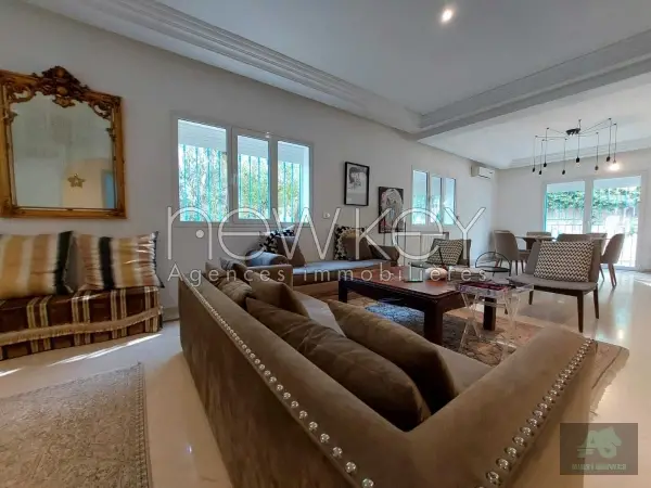 Villa s+5 à la Marsa