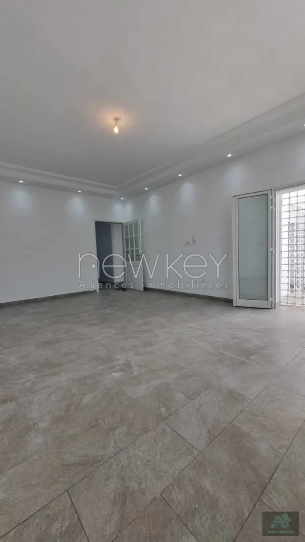Etage s+2 au coeur de la Marsa