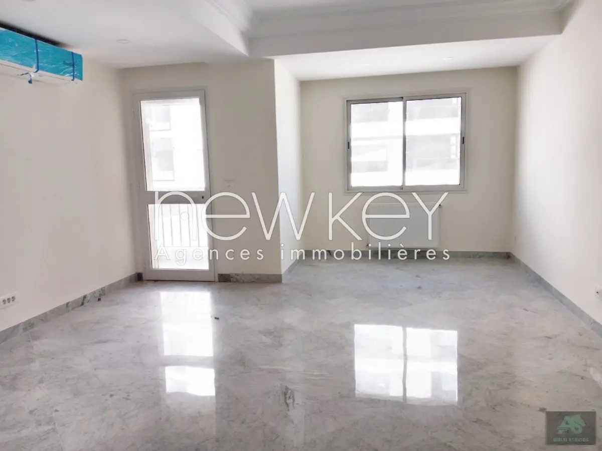 Un Appartement S+3 à vendre à La Nouvelle Soukra