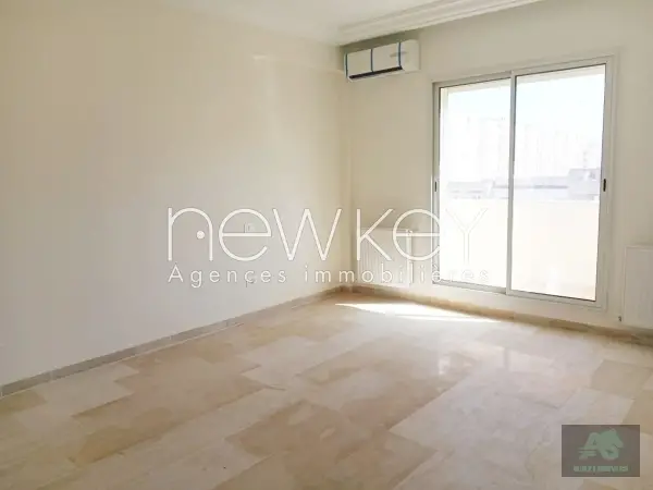 Un Appartement S+3 Neuf à La Nouvelle Soukra
