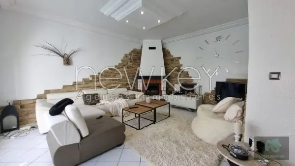 Triplex S+4 avec piscine