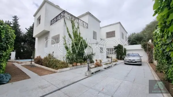 A vendre villa au coeur de la marsa