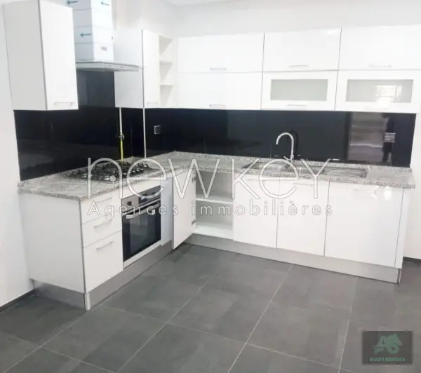 Un Appartement S+2 Neuf avec jardin à La Soukra