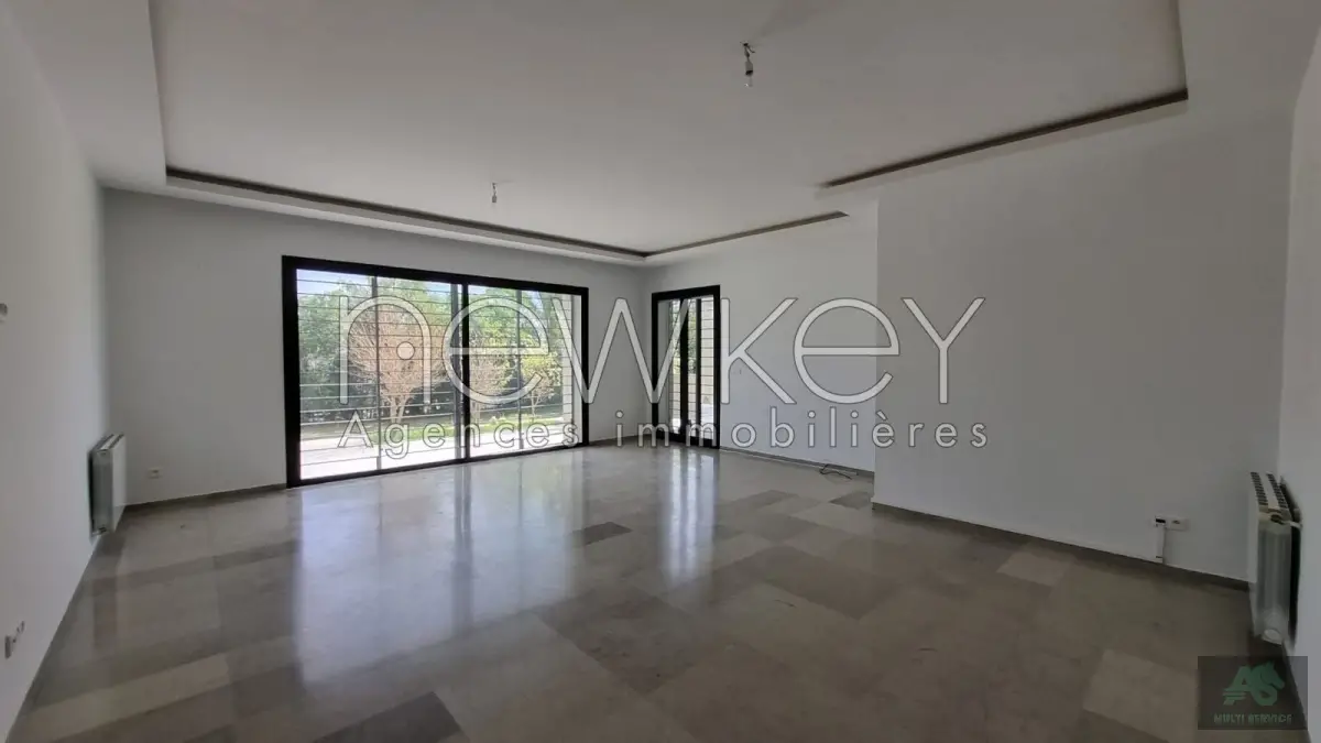 Appartement s+4 à la Marsa