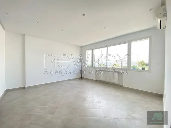 Bureaux A2 à louer aux Berges du Lac 1