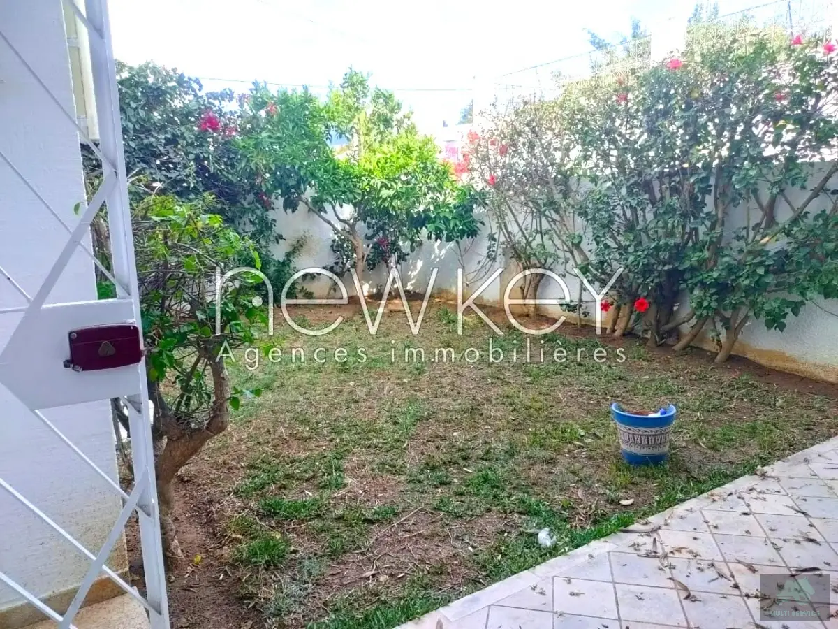 Duplex S+3 avec jardin a la Marsa
