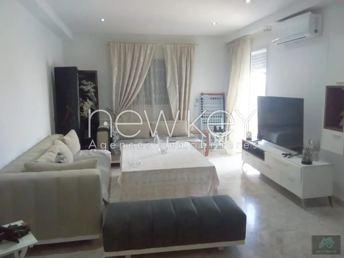 Un Appartement S+3 à vendre à La Soukra