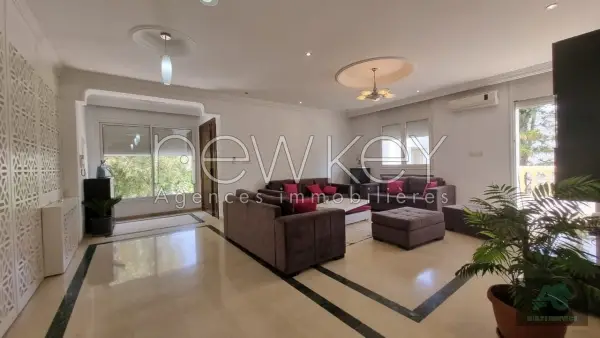 Bel Appartement S+4 meublé au coeur de la Marsa
