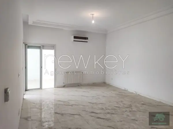 Un Appartement S+2 Neuf à La Soukra