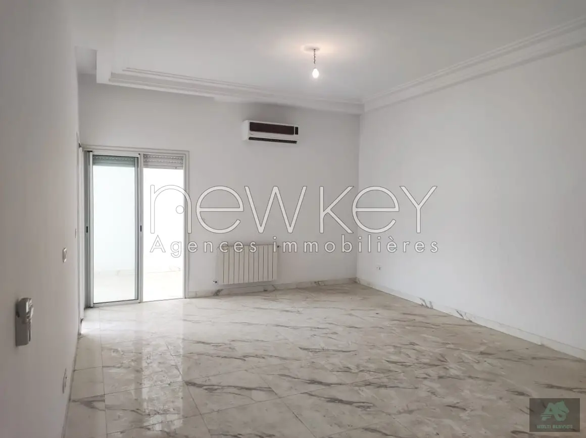 Un Appartement S+2 Neuf à La Soukra