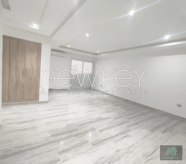 Un Appartement S+3 à louer à La Soukra