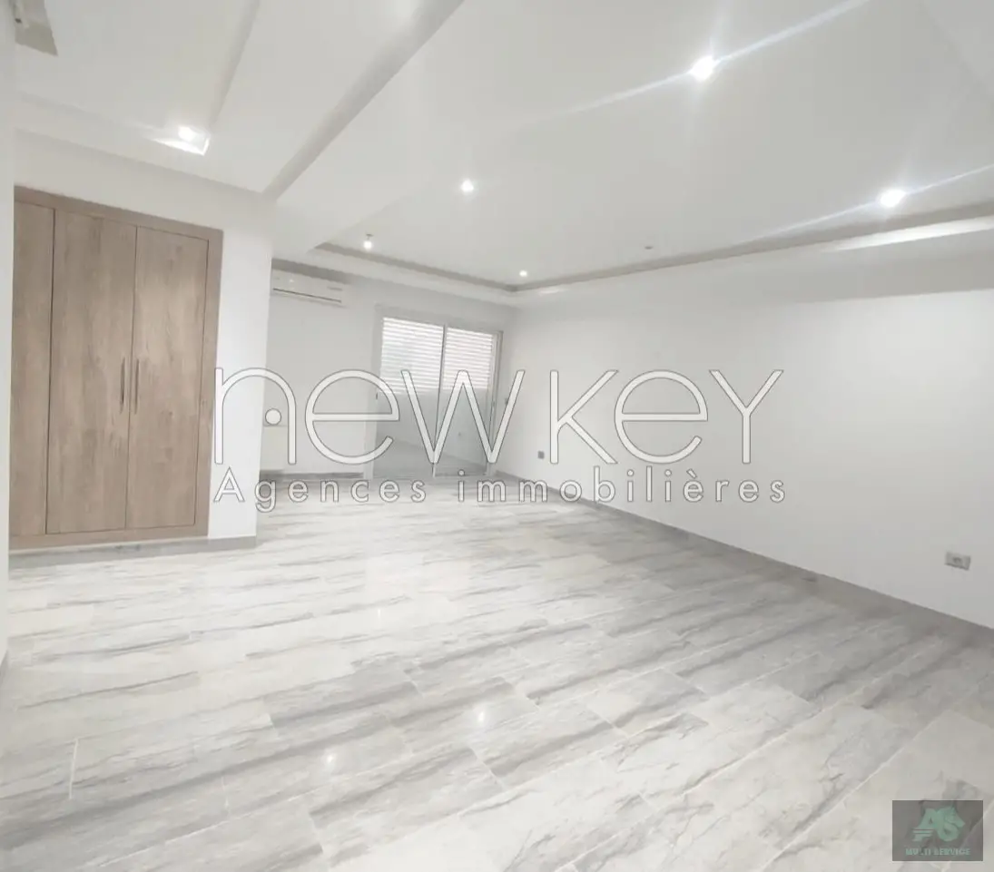 Un Appartement S+3 à louer à La Soukra