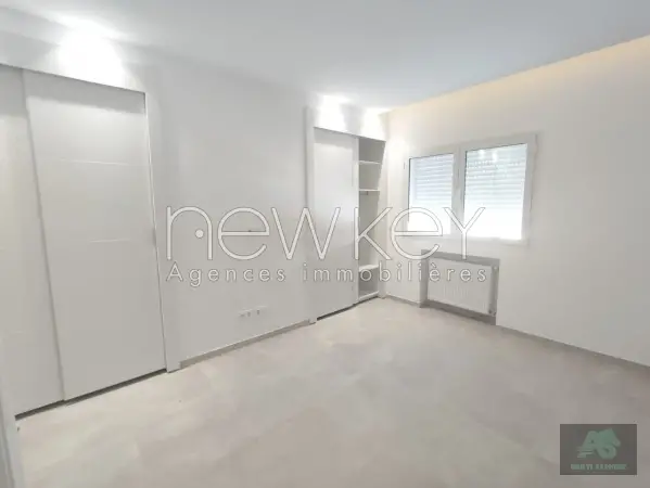 Un Appartement S+3 à louer La Soukra