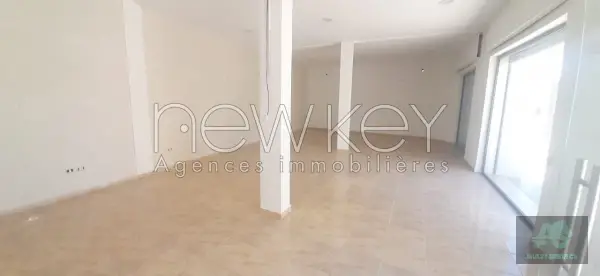 Un local commercial à louer à La Soukra