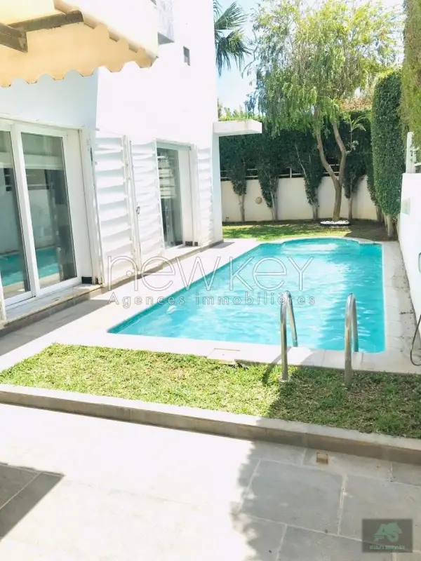 villa s+5 avec piscine
