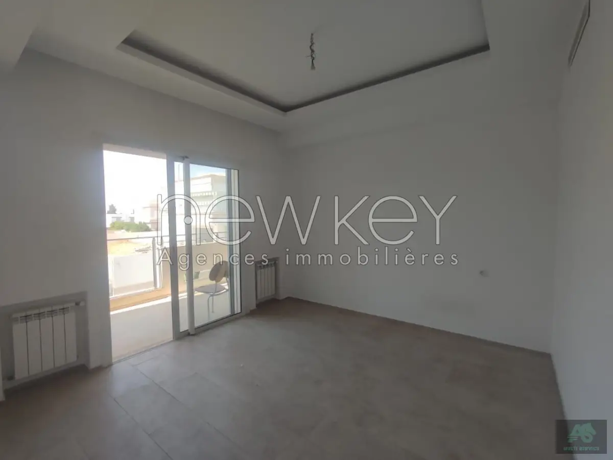 Appartement S+3 à vendre à La Soukra