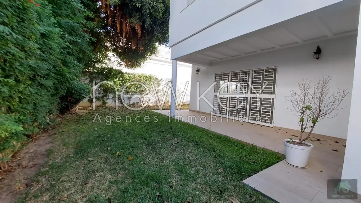 Magnifique S+3 avec jardin au coeur de la Marsa