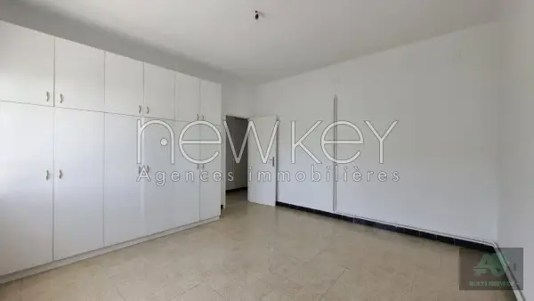 Etage de villa s+5 a la Marsa