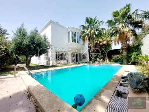 Magnifique villa S+4 à Gammarth