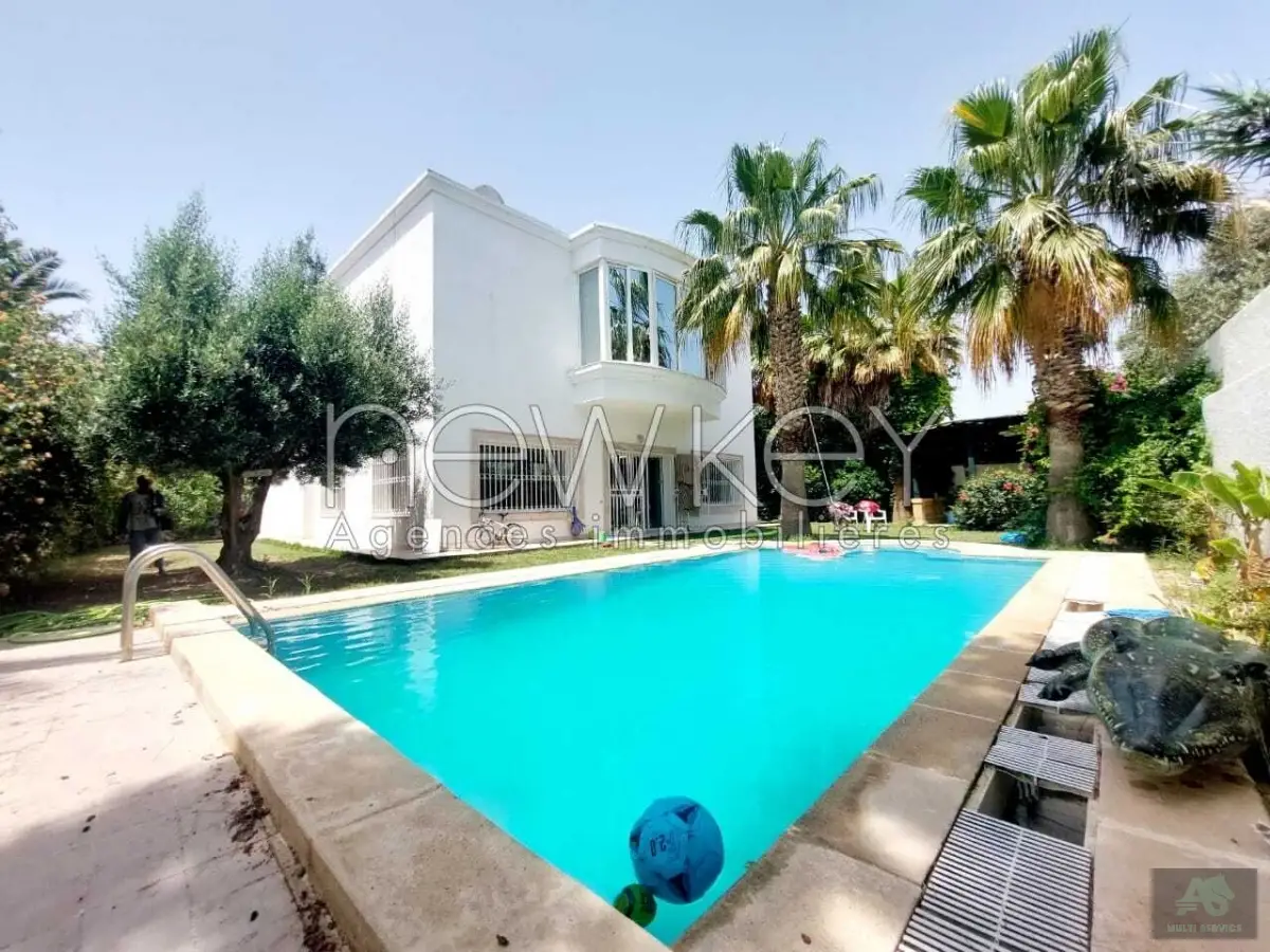 Magnifique villa S+4 à Gammarth