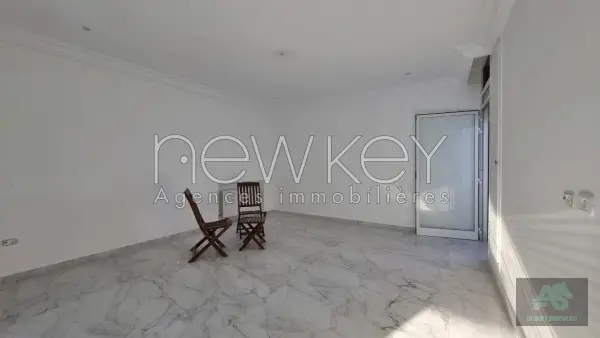 Bel appartement S+3 neuf à la Marsa