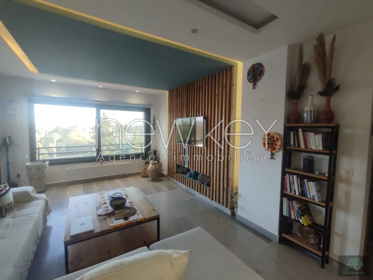 Un Appartement Luxueux S+2 à louer à La Soukra