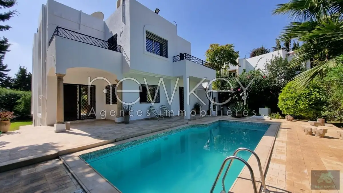 Villa s+5 avec piscine à la Marsa
