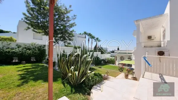 Villa s+5 avec piscine à Gammarth