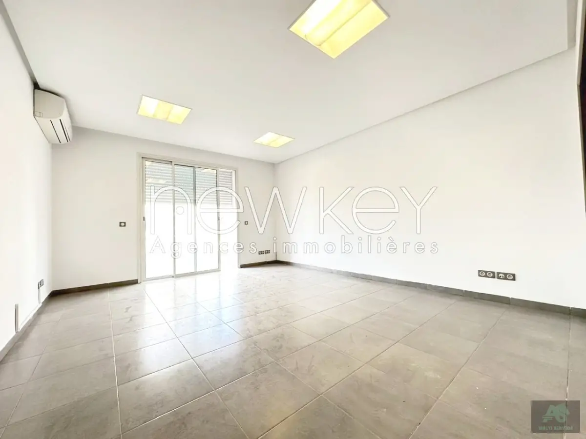 Etage de bureaux à louer aux Berges du lac 2
