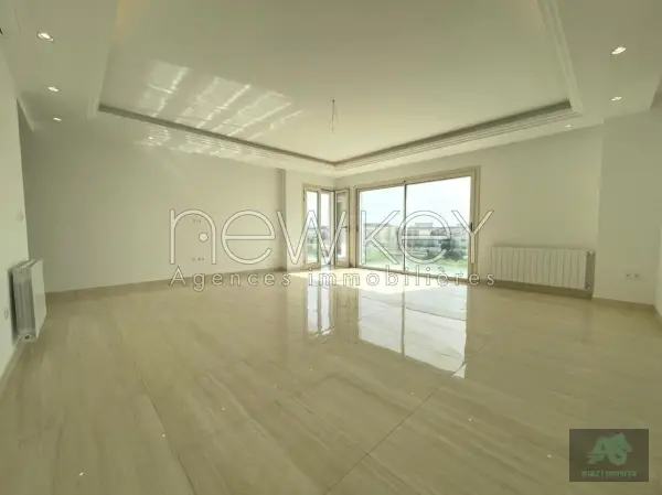 Etage de villa S+4 avec vue dégagée à louer aux Jardins de Carthage