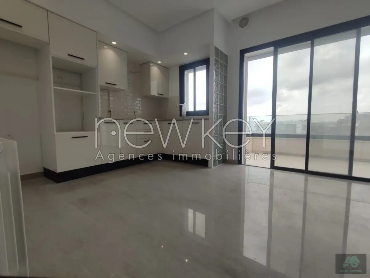 Un Spacieux appartement S+1 à Chotrana 1
