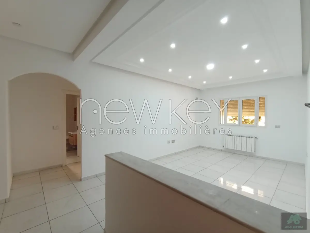 Un Appartement S+3 à louer à La Soukra