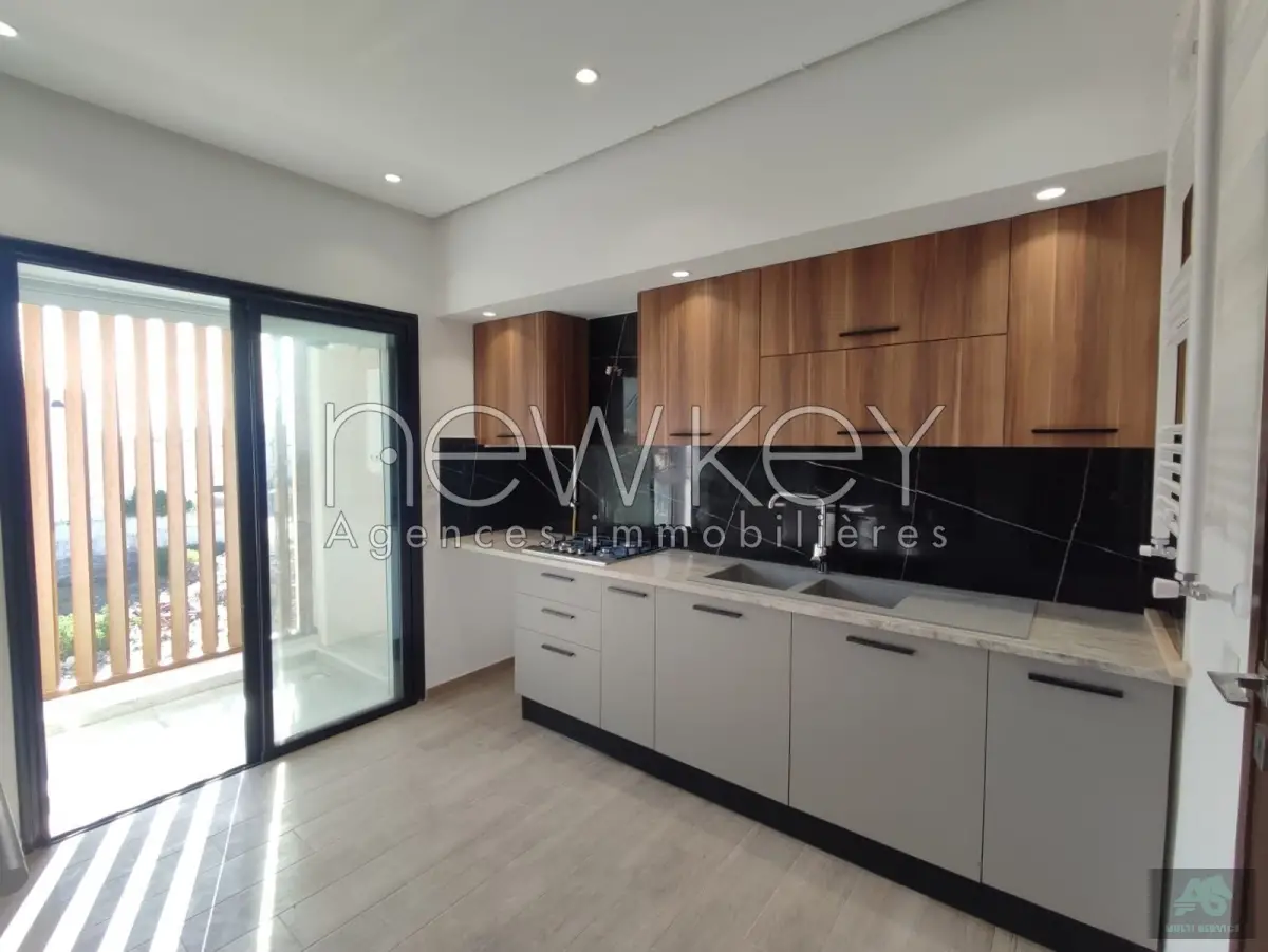 Un Superbe Appartement S+2 à vendre la Soukra
