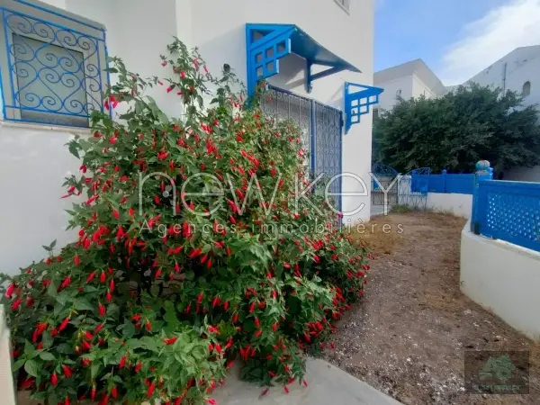 Un joli S3 meublé avec jardin à Gammarth