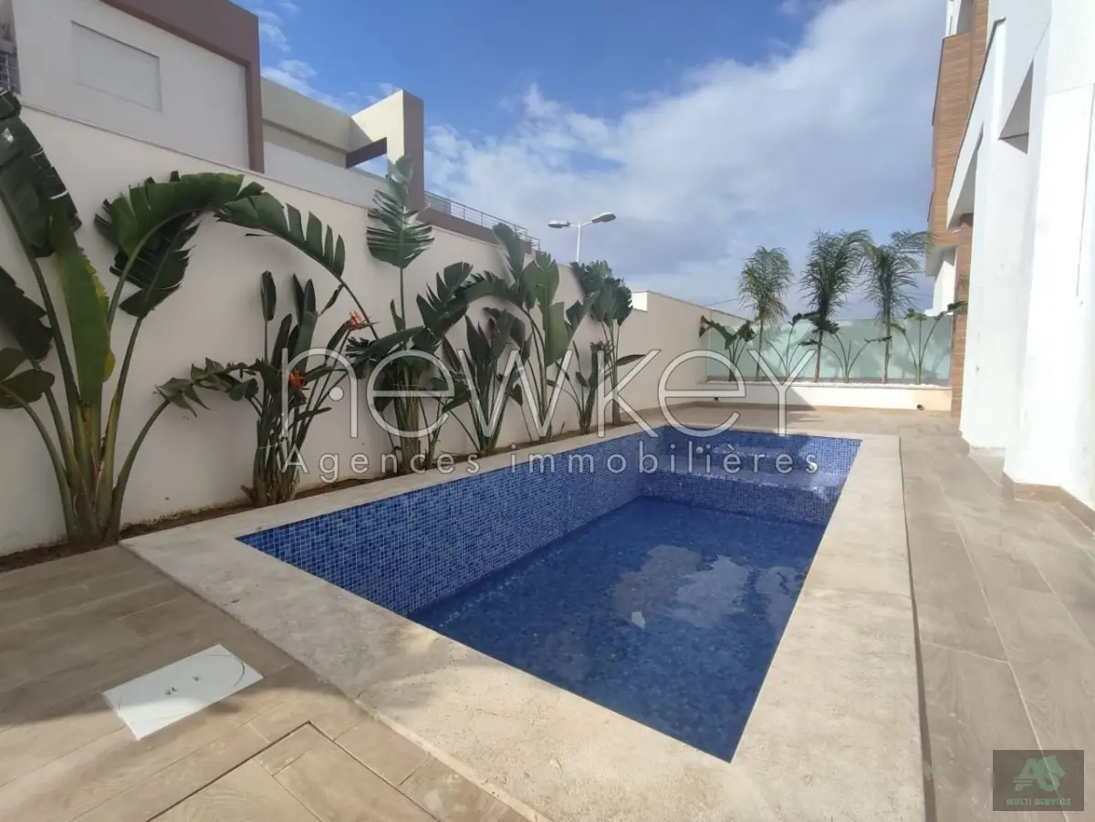 Un Superbe Duplex S+4 direct promoteur à La Soukra