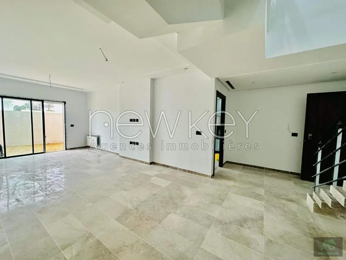 Un Duplex Neuf S+3 à vendre à La Soukra