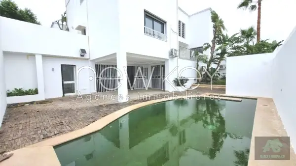 Villa s+5 à Gammarth
