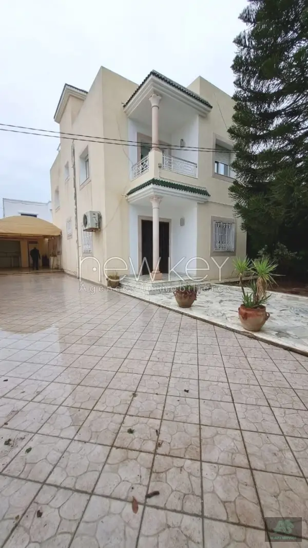 Une villa indépendante à la Marsa