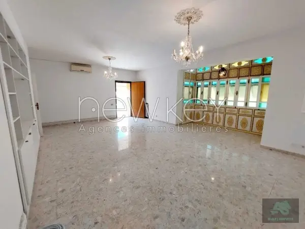 Etage de villa S+4 à Gammarth