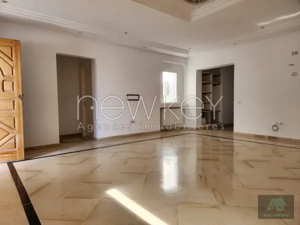 Etage de villa s+3 à la Marsa