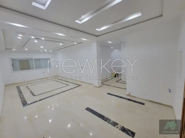Un Appartement S+2 à louer à La Soukra
