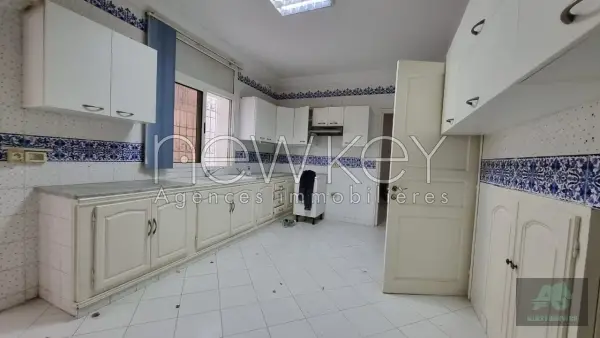 Villa s+4 à Gammarth