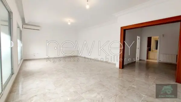 Magnifique appartement S+3 à la Marsa