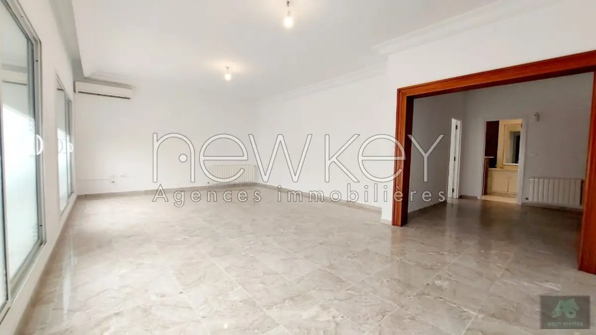Magnifique appartement S+3 à la Marsa