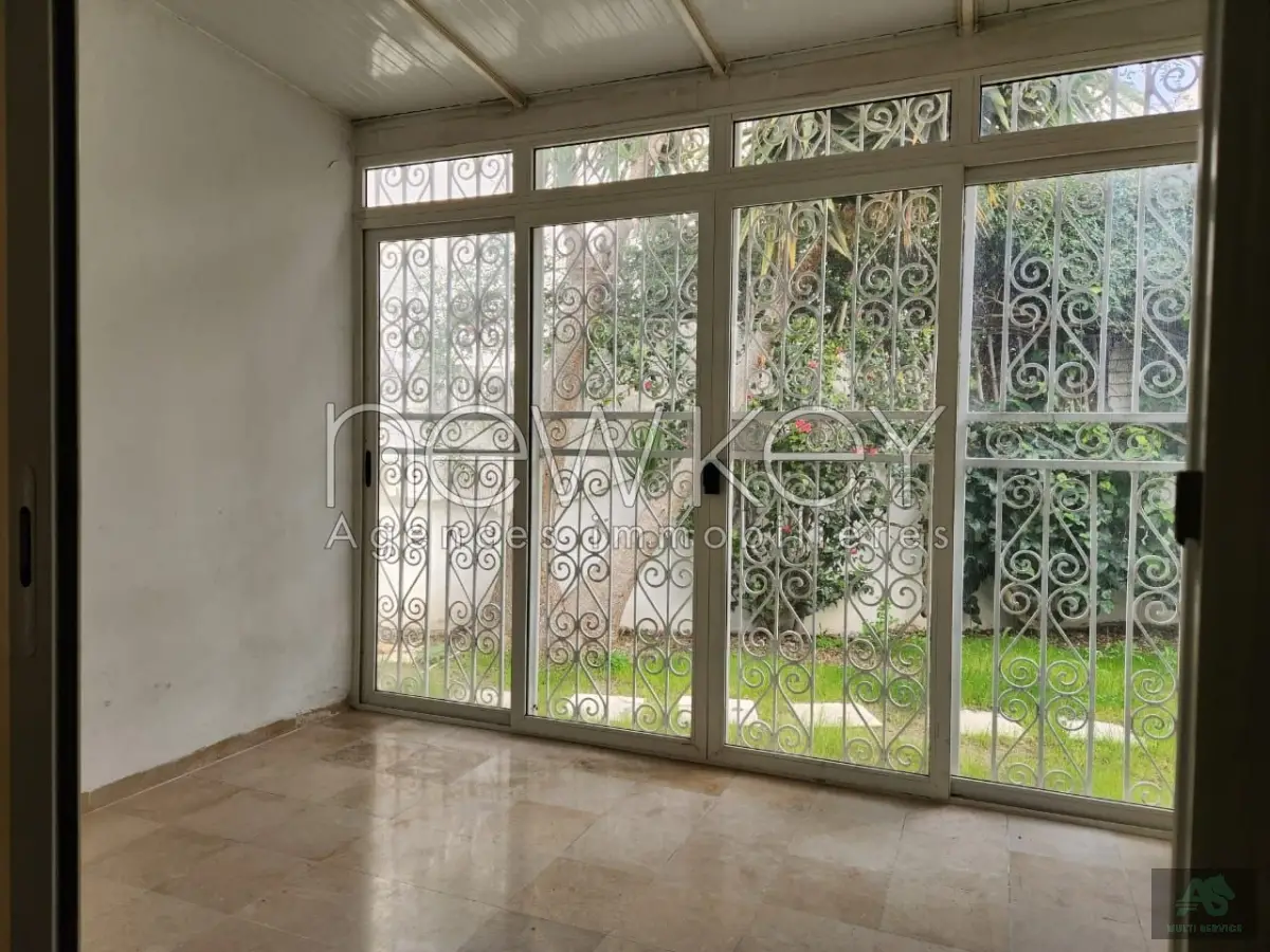 Joli duplex s+4 à La Marsa