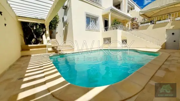 Rez-de-chaussée d'une villa meublé à la Marsa