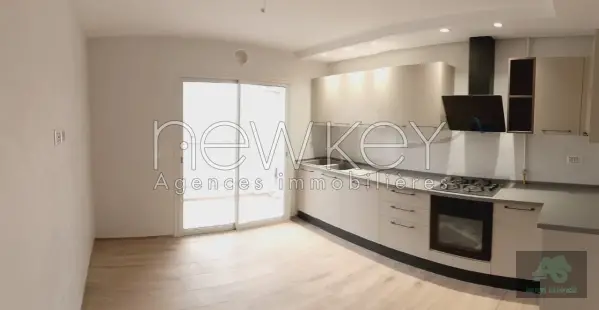 Appartement S+3 à vendre à l'Aouina
