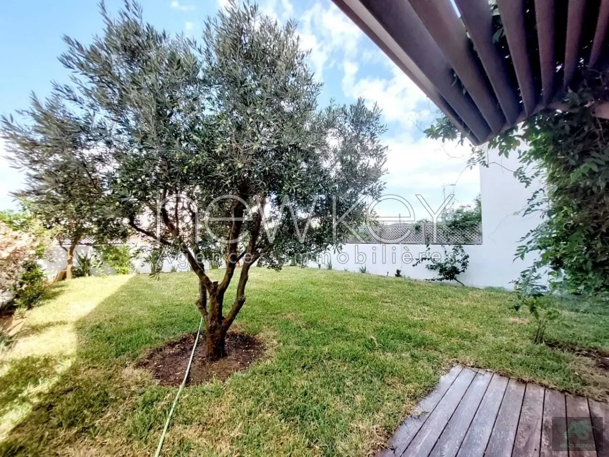 Magnifique S+3 avec jardin à Gammarth