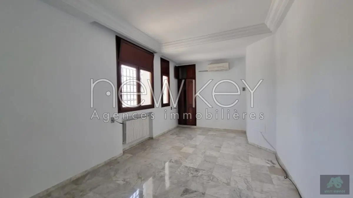 Villa s+4 à La Marsa